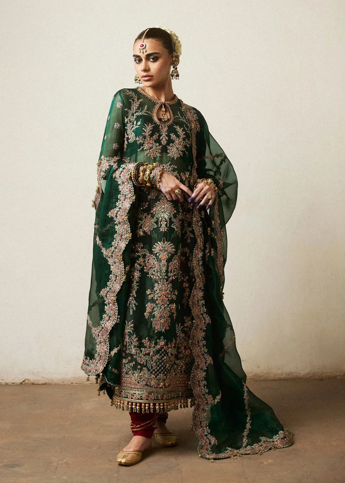 Hussain Rehar Jamali Embroidered Organza Party Wear Suit – Model Front View Hussain Rehar Jamali Embroidered Organza Party Wear Suit - Model Front Look | Pakistani Designer Replica Wholesale | IQNAZ