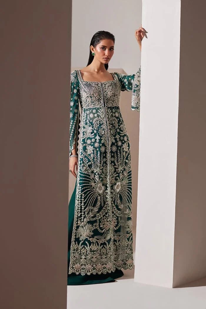 Soraya Luxe Embroidered Organza Party Wear Suit – Model Front View Soraya Luxe Embroidered Organza Party Wear Suit - Model Front Look | Pakistani Designer Replica Wholesale | IQNAZ